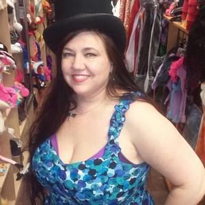 Meet your Posher, Crystal